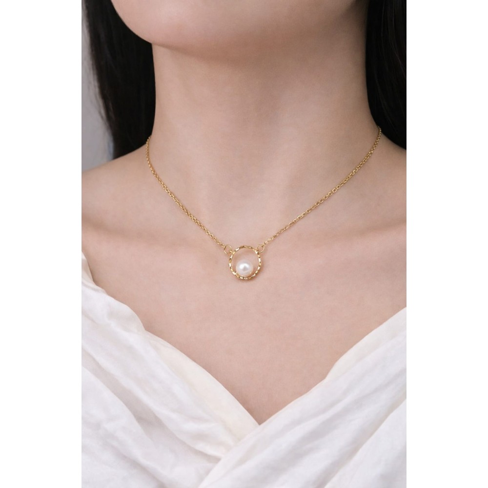 Minimal Pearl Pendant Necklace