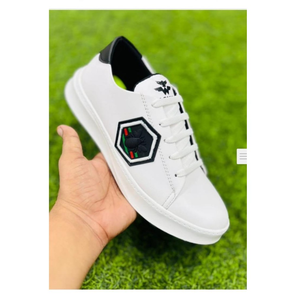 White Casual Sneakers for Men – Stylish Lace-Up Shoes