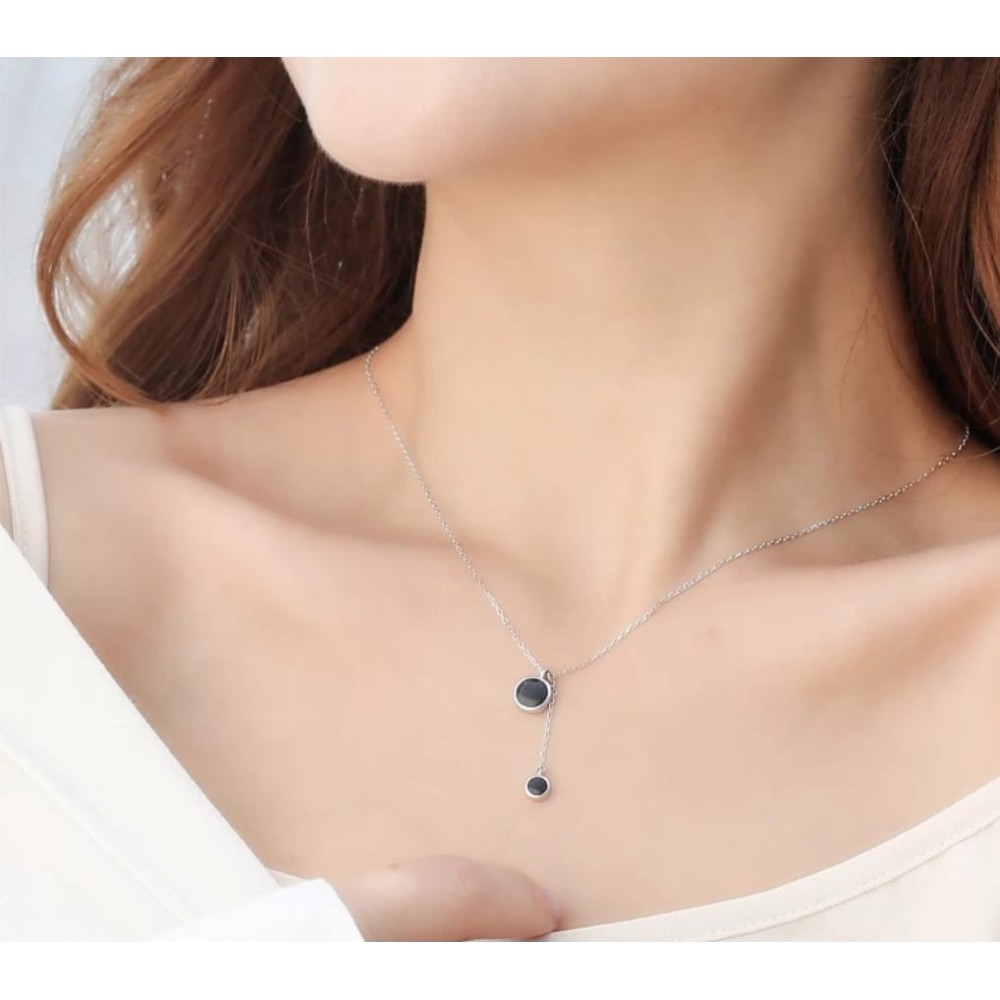 Black Dual Circle Pendant Necklace