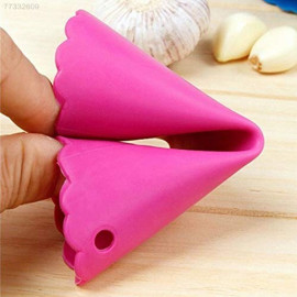 Rubber Magic Garlic Peeler (Colour May Vary) 