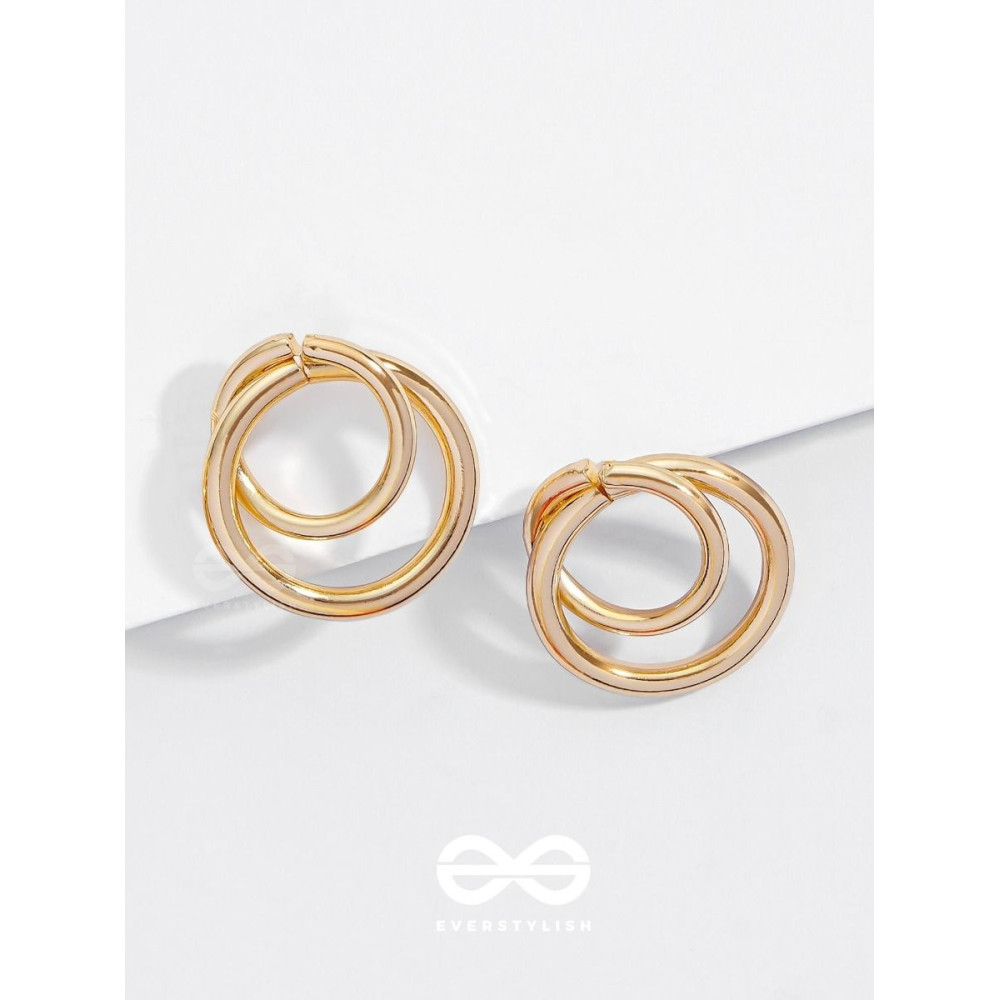 The Golden Intertwined Circles - Casual Daily-wear Studs
