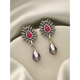 DROPS OF LIGHT- TINY TRINKET EARRINGS (Carmine Red)