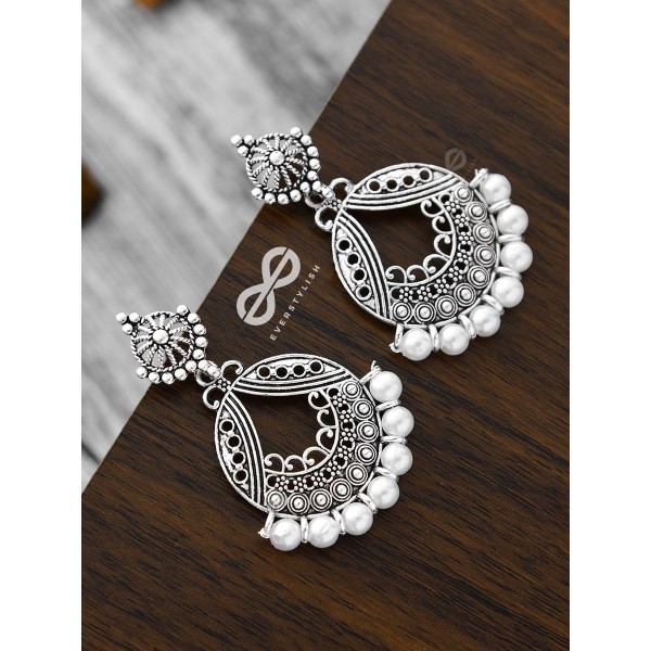 A Beautiful Pearl Artistry - Oxidised Boho Earrings