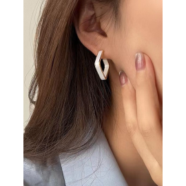 ONCE UPON A SQUARE - GOLDEN ENAMELLED EARRINGS (WHITE)