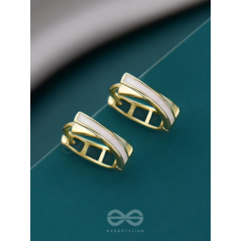 MINI ME - GOLDEN ENAMELLED EARRINGS (WHITE)