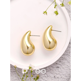 The Glistening Drops - Classy Golden Stud Earrings