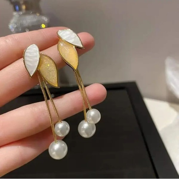 Zinc Alloy Green Leaf Shape Pearl Earing
