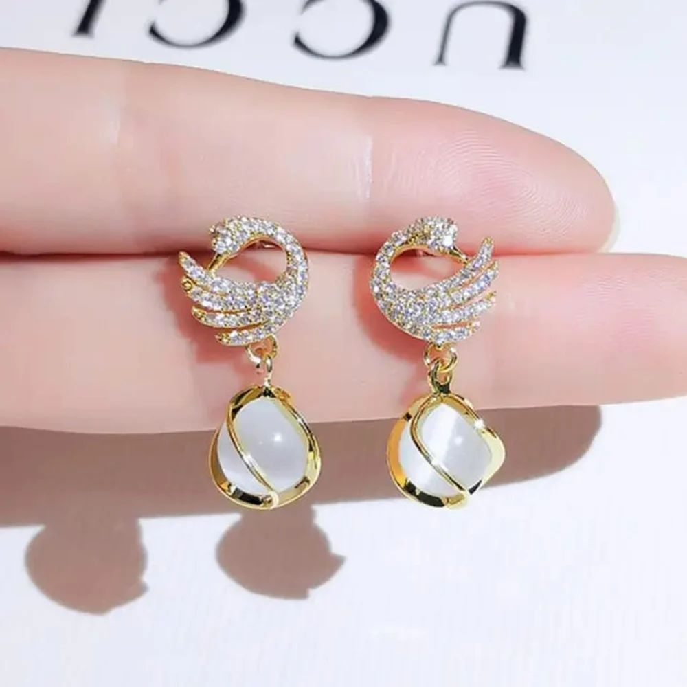 Drop Earring White Peacock Pearl Gold Plated Earing